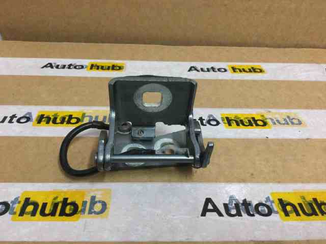 Завеса двери задней правой LR088322 LAND ROVER