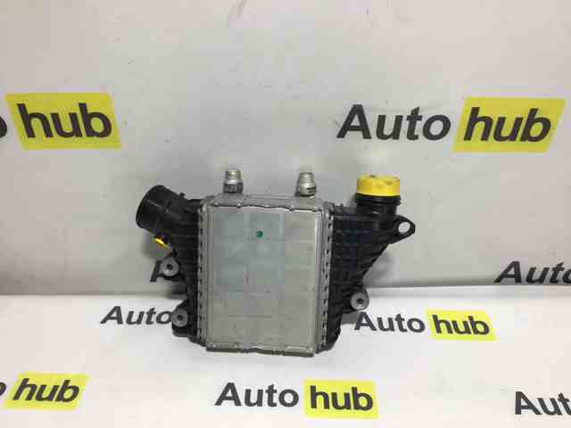 Радиатор интеркуллера LR095900 LAND ROVER