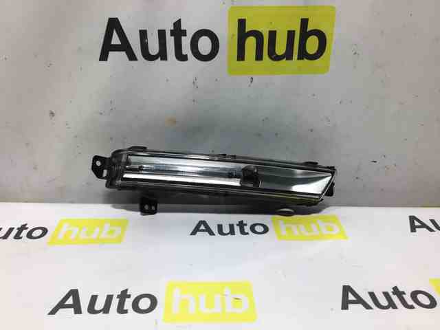 Противотуманка правая LR099131 LAND ROVER