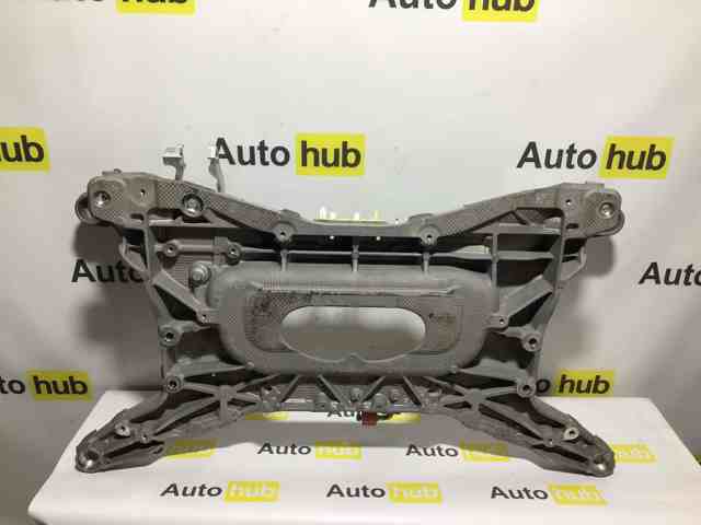 Балка передней подвески LR113741 LAND ROVER