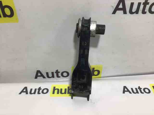 Балансир задний нижний, правый LR124617 LAND ROVER