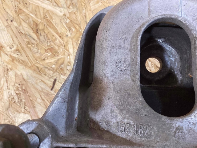 PAB199256 PORSCHE Подушка (опора) двигателя правая купить в Николаев