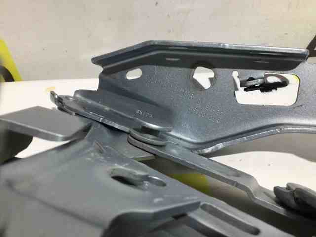 PAD823295A PORSCHE Петля капота левая купить в Тернополь