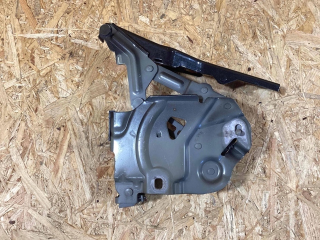 PAD823296A PORSCHE Петля капота правая купить в Каменское