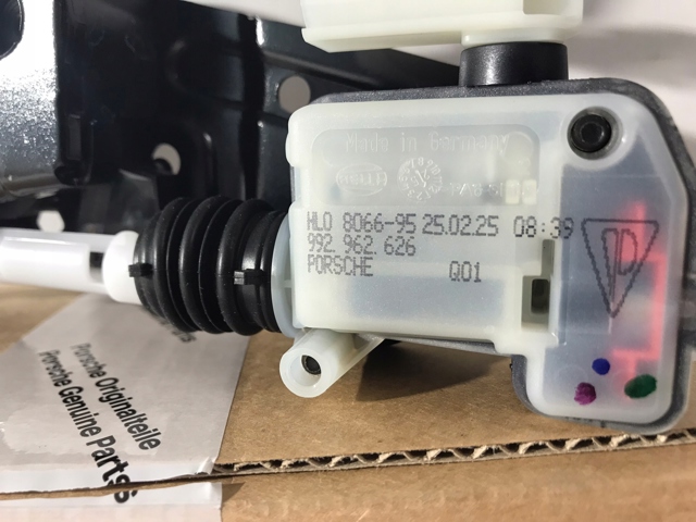 PAD823509 PORSCHE Замок капота купить в Ирпень
