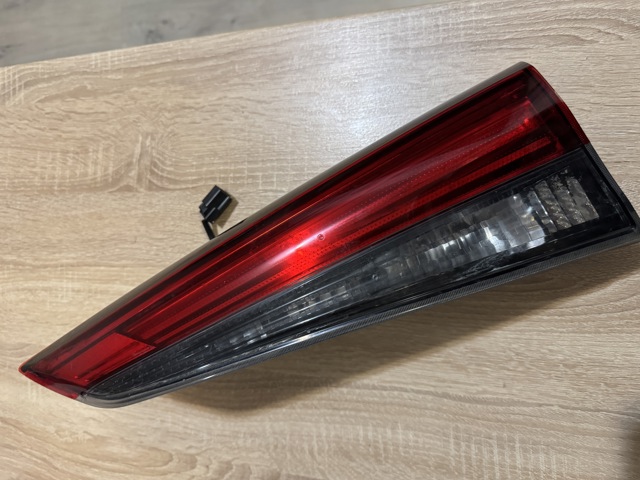 Фара задняя правая внутренняя 815800E180 TOYOTA