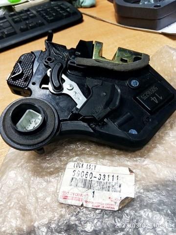 TOYOTA 6906033111 Замок двери задней левой в наличии Ровно