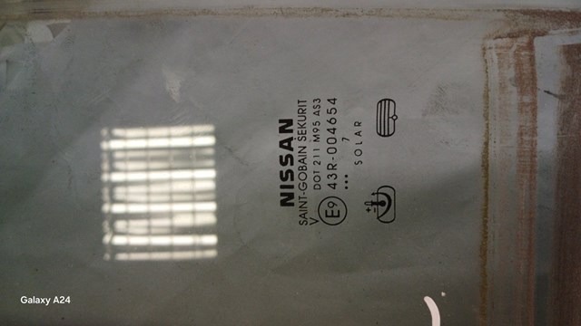 NISSAN 82301EB320 Стекло двери задней левой в наличии Львов