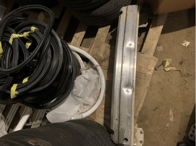 VAG 4K0807309 Усилитель бампера заднего в наличии Ровно