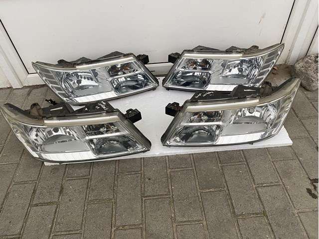 Правая блок фара 05067786AA CHRYSLER