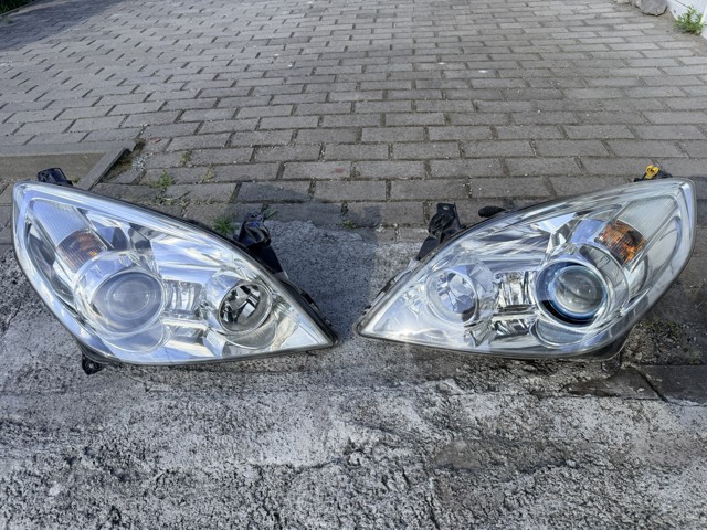 Вставка фары правой 1216604 GM