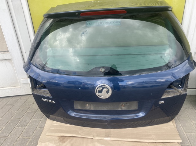 Пятая дверь Opel Astra J Sports Tourer