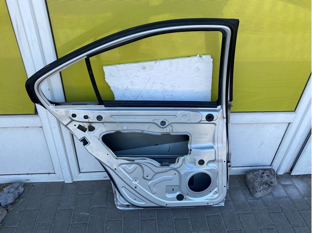 30796488 VOLVO Дверь задняя левая купить в Павлоград