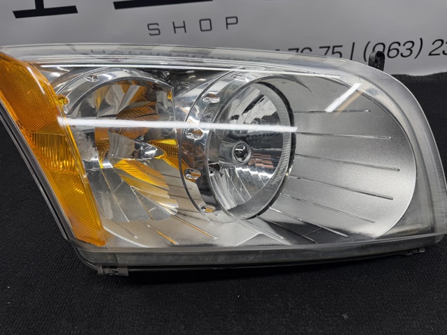 CHRYSLER 5303738AJ Фара правая в наличии Львов