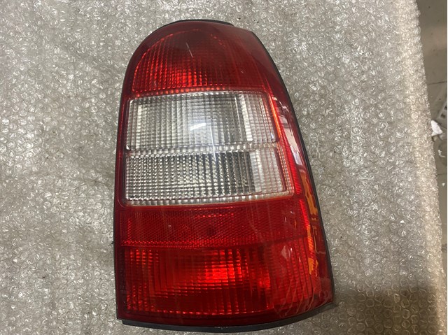 Фонарь задний правый 6223168 GM