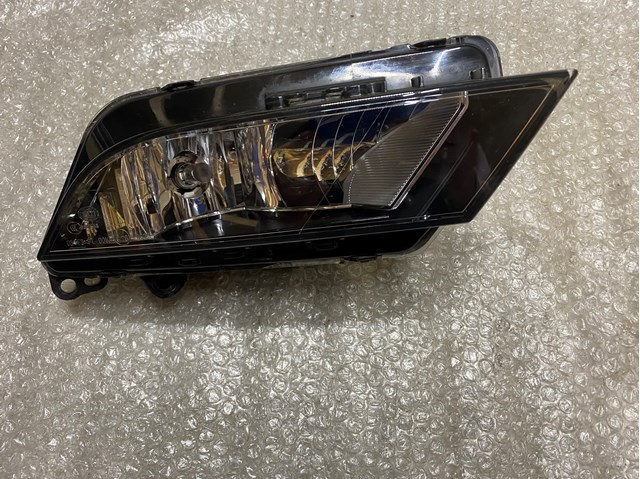 Туманка правая 6J9941702A VAG