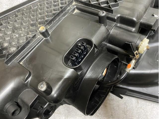 RENAULT 7701053975 Левая фара в наличии Винница
