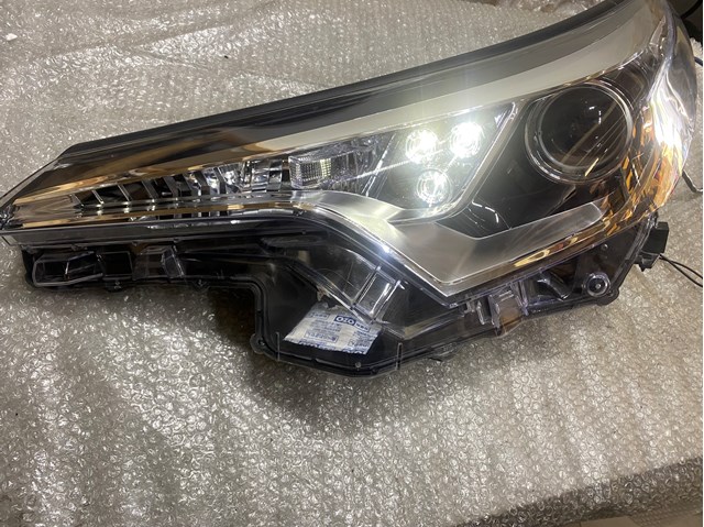 Фара дальнего света в сборе 81150F403100 TOYOTA