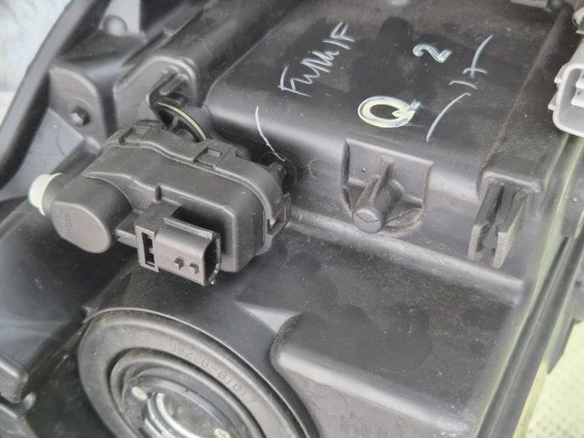 811700DJ90 TOYOTA Левая фара купить в Чернигов