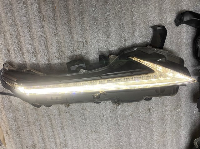 Фара дневного света, правая 8161078020 TOYOTA