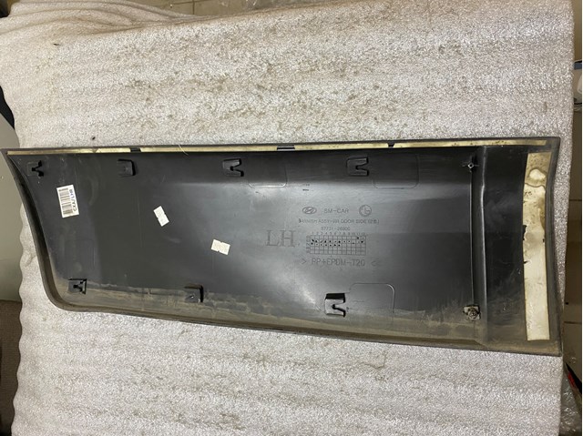 8773126900 HYUNDAI Накладка двери задней левой нижняя купить в Черкассы