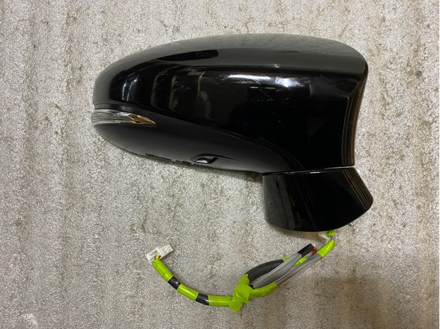 Стекло зеркала заднего вида, правого 8793176020 TOYOTA