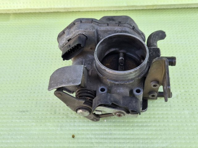 Дроссельная заслонка 90536084 GM