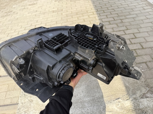 92101GI110 HYUNDAI Левая фара купить в Чернигов