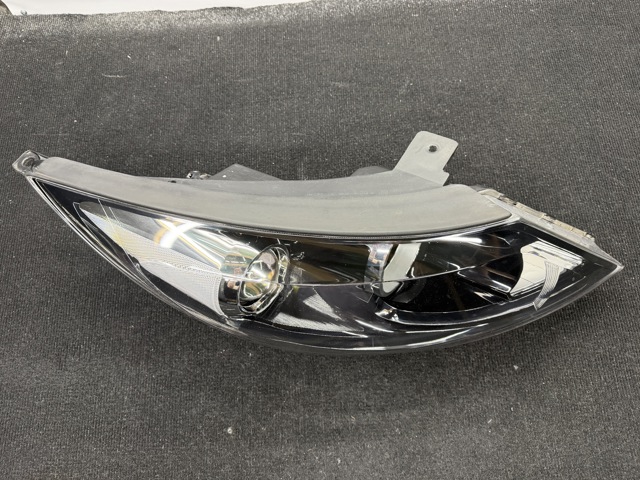921023W020 HYUNDAI Правая фара купить в Тернополь