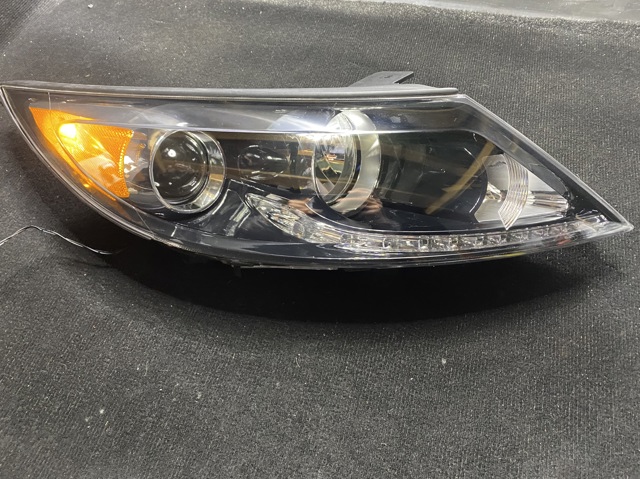 HYUNDAI 921023WXXX Фара правая в наличии Черкассы