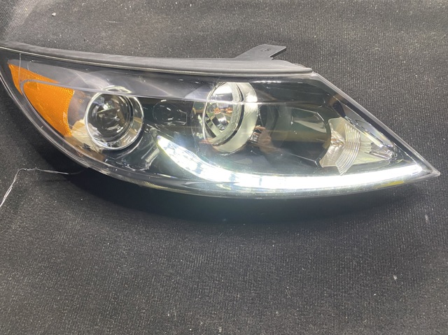Вставка фары правой 921023WXXX HYUNDAI