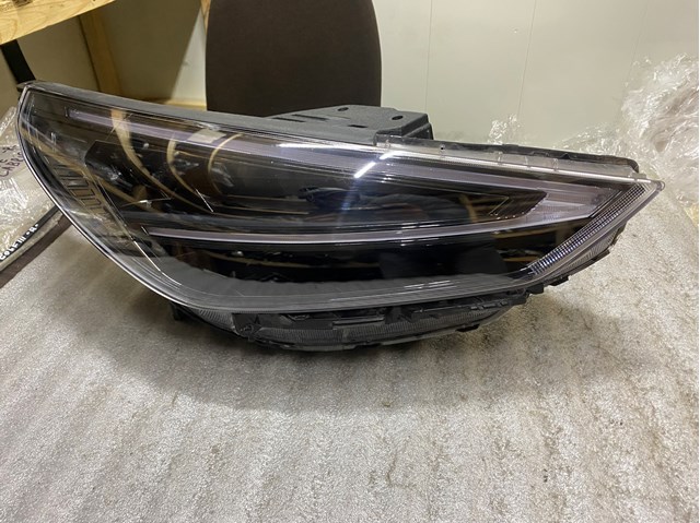92102G4600 HYUNDAI Правая фара купить в Полтава