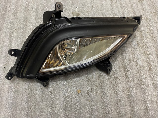 Туманка правая 922011J500 HYUNDAI