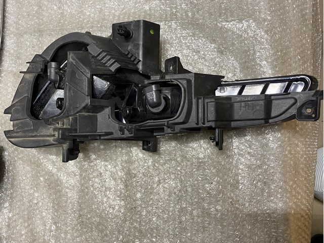 922023W200 Фара противотуманная правая купить Харьков