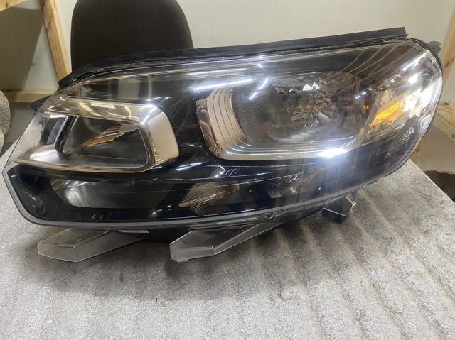 Фара 9808567780 PEUGEOT