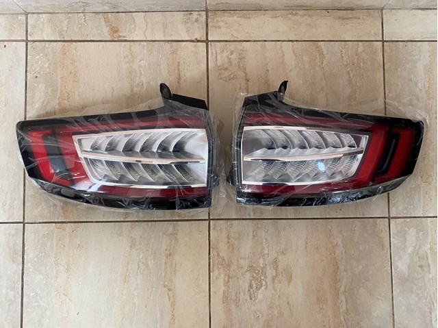 Левый стоп HT4Z13405E FORD
