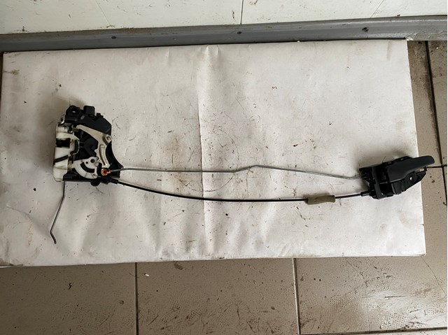Внутренний дверной замок MN159930 MITSUBISHI