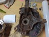 Цапфа - поворотный кулак передний, правый KD3533021 MAZDA