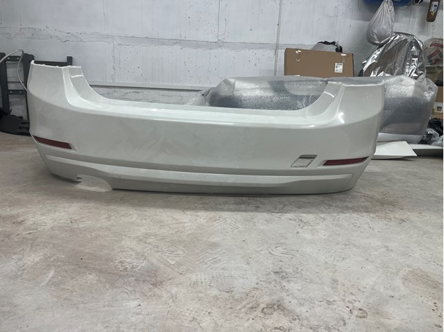 Бампер задний 51127312725 BMW