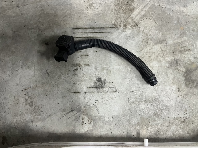 Горловина бачка омывателя 61667213278 BMW