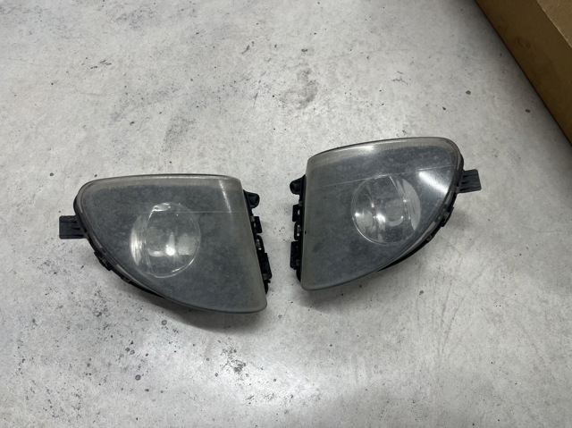 Противотуманка правая 63177216886 BMW