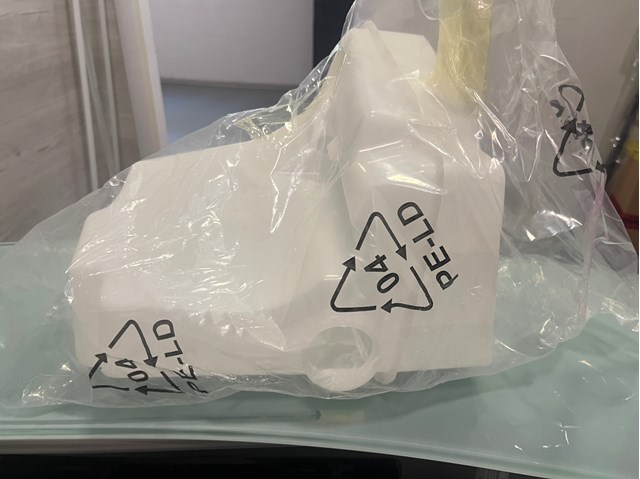 MERCEDES A1638690820 Бачок омывателя в наличии Украина