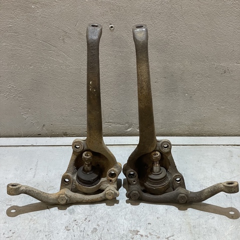 A1163304120 MERCEDES Цапфа передняя правая купить в Одесса