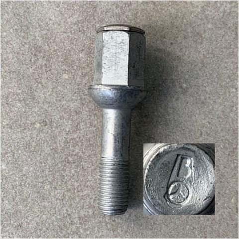 Болт колеса A1244000770 MERCEDES