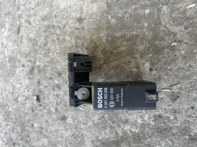 Реле свечей накаливания 0281003038 BOSCH
