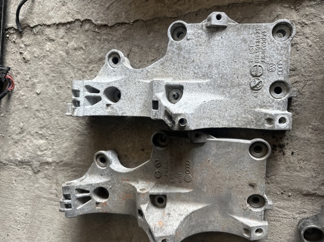 038903143AF VAG Кронштейн генератора купить в Полтава