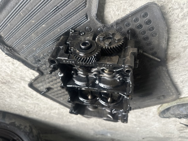 03G103535B VAG Масляный насос купить в Хмельницкий