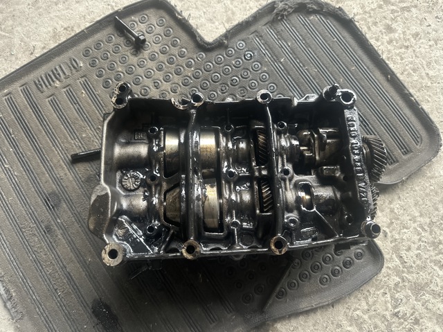 VAG 03G103537B Масляный насос в наличии Житомир