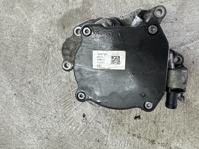 Насос вакуумный 03L100D VAG