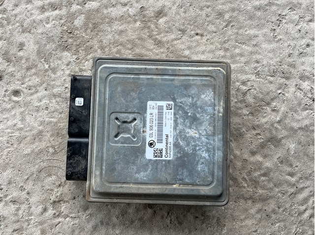 Модуль управления двигателем 03L906023LR VAG